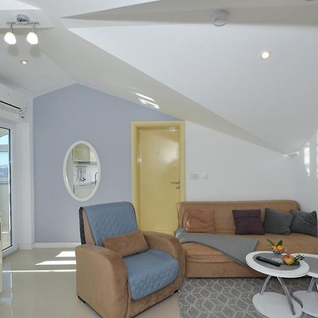 Villa Klaudia Трогир Екстериор снимка