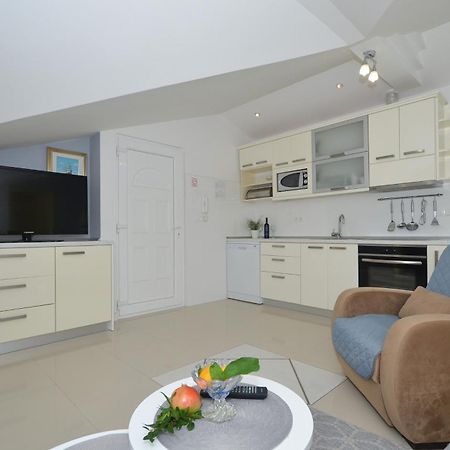 Villa Klaudia Трогир Екстериор снимка