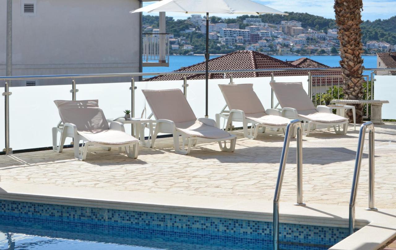 Villa Klaudia Трогир Екстериор снимка