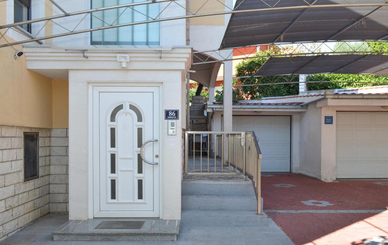 Villa Klaudia Трогир Екстериор снимка