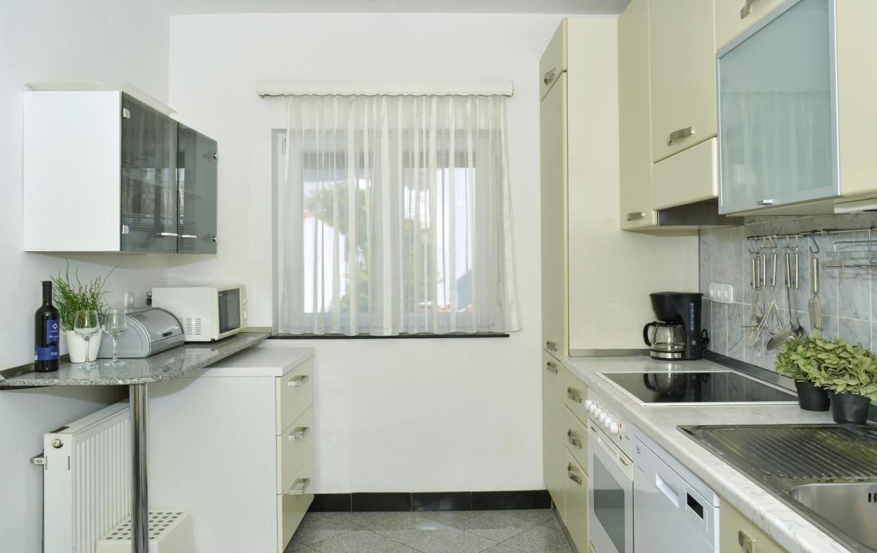 Villa Klaudia Трогир Екстериор снимка