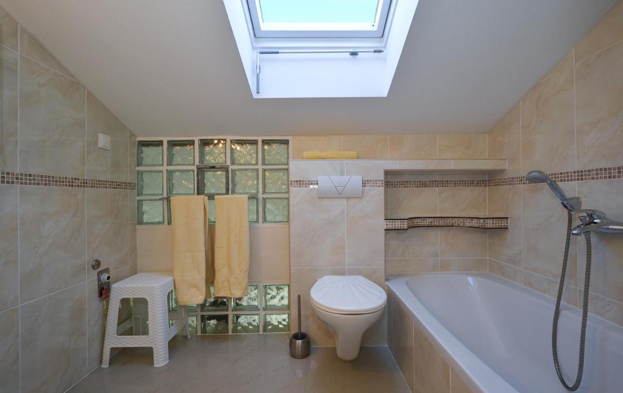 Villa Klaudia Трогир Екстериор снимка