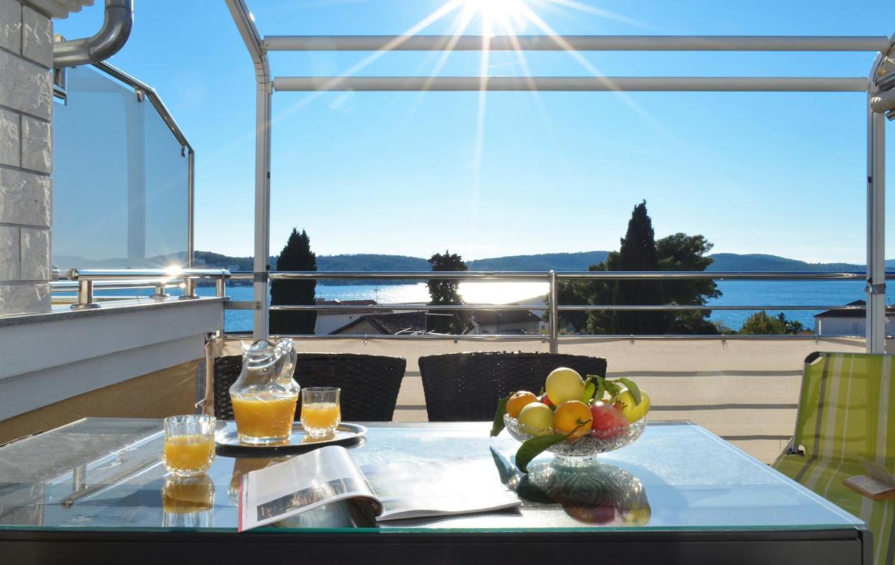 Villa Klaudia Трогир Екстериор снимка