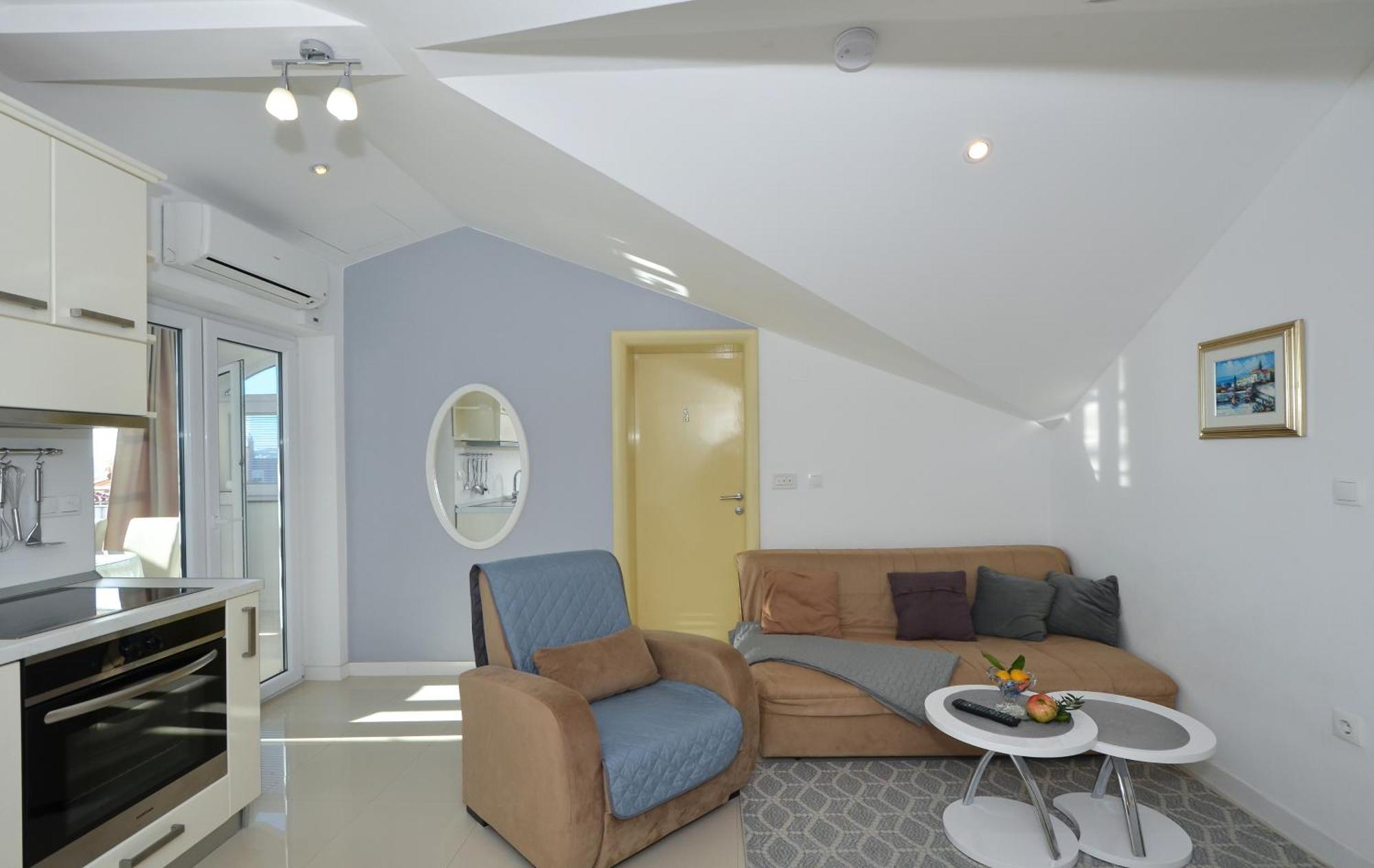 Villa Klaudia Трогир Екстериор снимка